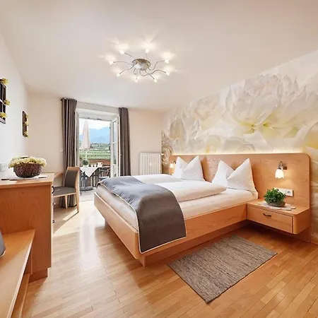 Stoeckerhof Blume * Merano