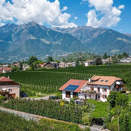 Apartment Stoeckerhof Blume Merano